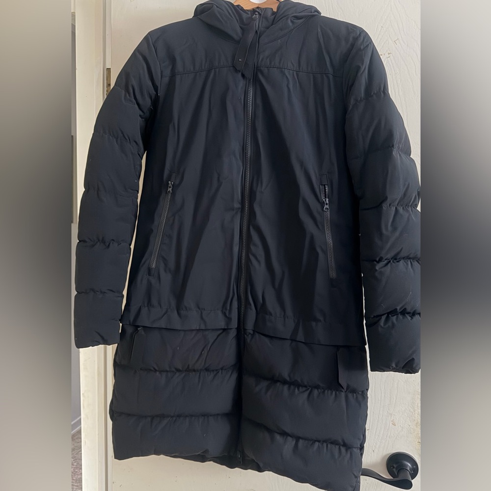 Women's Lululemon cold as fluff parka ( black ) size 8